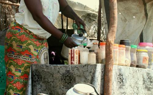 Enamik lõunasudaanlasi alustab oma ettevõttena väikese kohviku, kuna süüa teha oskab iga naine. FOTO: erakogu