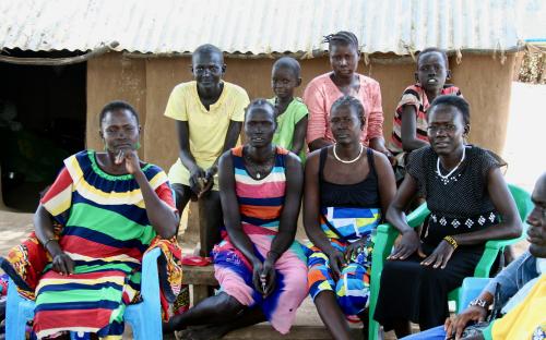 Lõuna-Sudaani naistegrupp, kes pikema intervjuu käigus lõpuks tunnistas, et neid hoiavad peamiselt tagasi just mentaalsed raskused. FOTO: erakogu