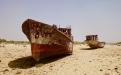 Laevavrakid Mojnaqis, kus kunagi laius Araali meri.